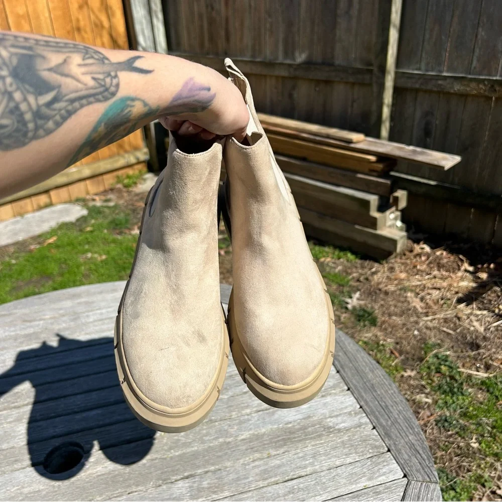 BP Niya Lug Sole Chelsea Boot in‎ tan sand size 10
